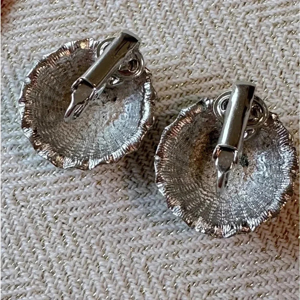 Vintage Mid Century Button Style Clip On Earrings in Silver Tone Domed Etching - Picture 7 of 8